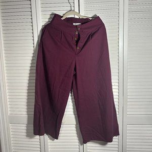 Hollister Maroon cropped pants